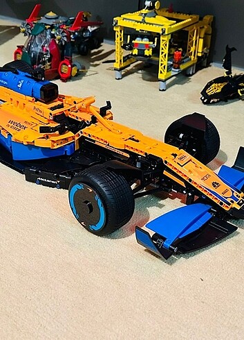 LEGO TECHNIC McLaren F1 42141