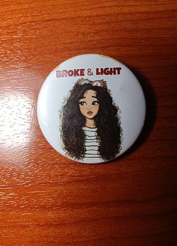 Broke and Light çanta, defter ve rozet seti