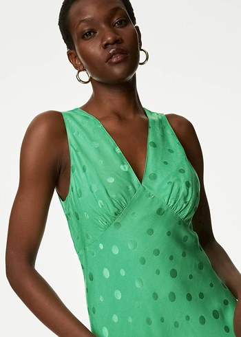 Yeşil Uzun V Yaka Kolsuz Elbise - Görsel 2