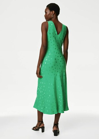 Yeşil Uzun V Yaka Kolsuz Elbise - Görsel 8