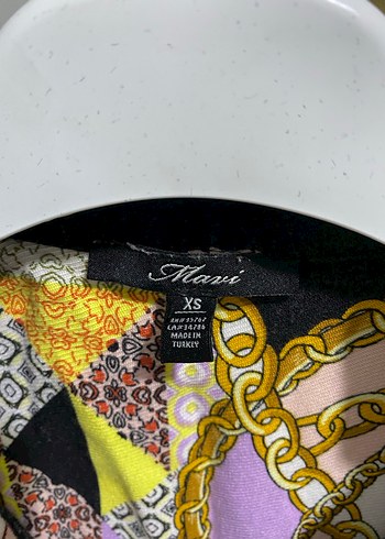 Çiçek Desenli Zincir Detaylı Kısa Kollu Gömlek - Görsel 3