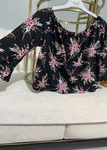 Çiçek Desenli Bohem Kısa Bluz - Görsel 3