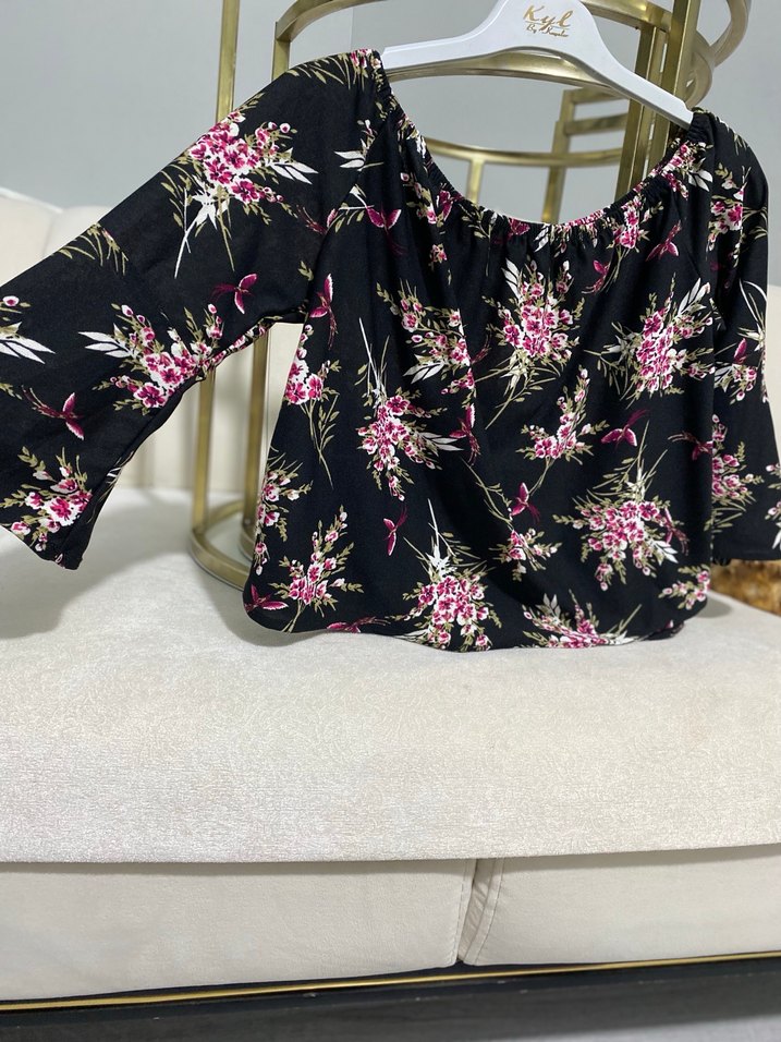 Çiçek Desenli Bohem Kısa Bluz - Görsel 3