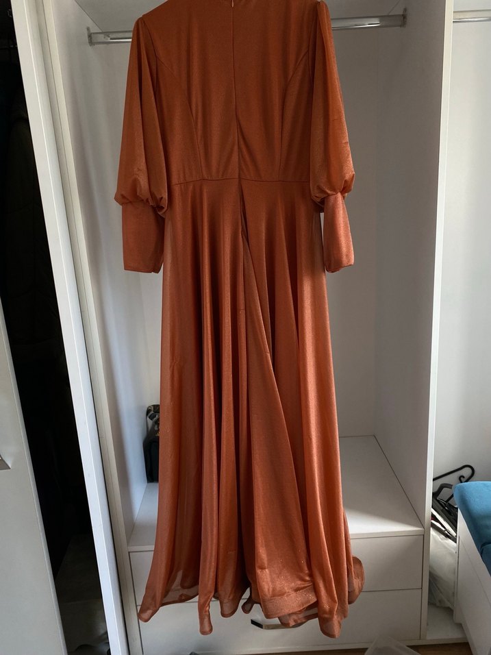 Kendiliğinden simli parlak tesettür elbise - Görsel 2