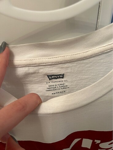 xs Beden levis orijinal tişört