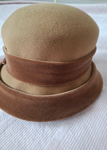 Bej Süet Kadın Şapka Fırfırlı Detaylı - Görsel 3