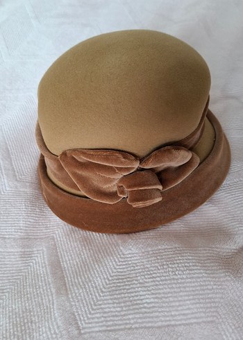 Bej Süet Kadın Şapka Fırfırlı Detaylı - Görsel 2