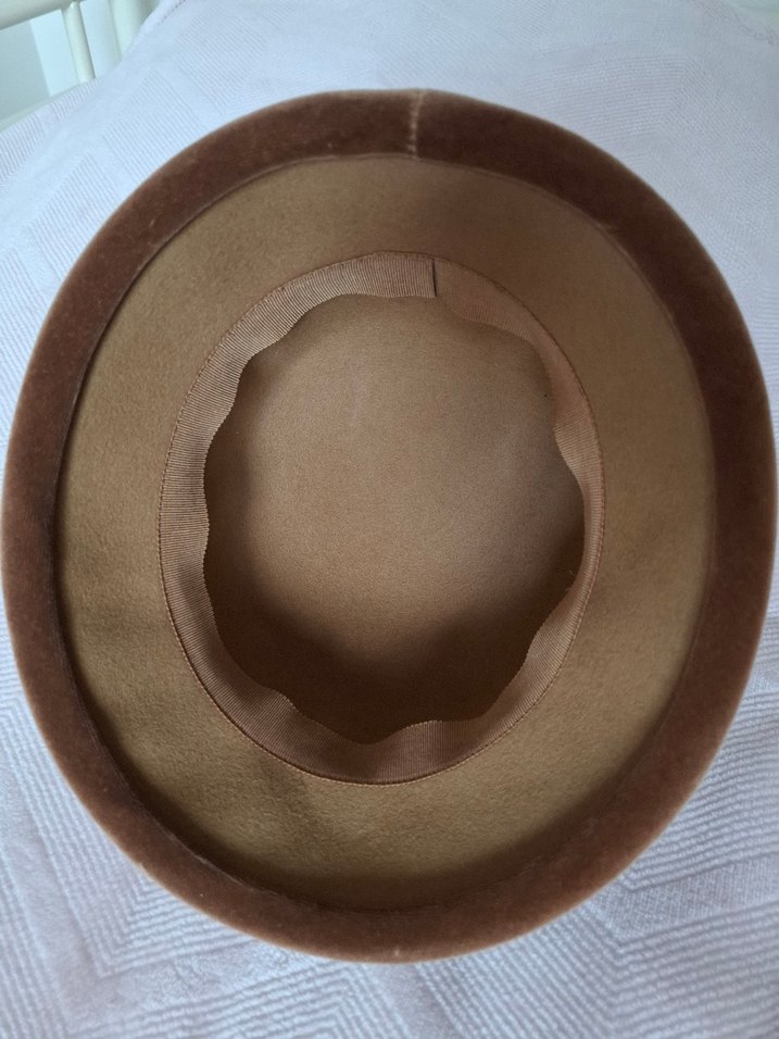 Bej Süet Kadın Şapka Fırfırlı Detaylı - Görsel 4