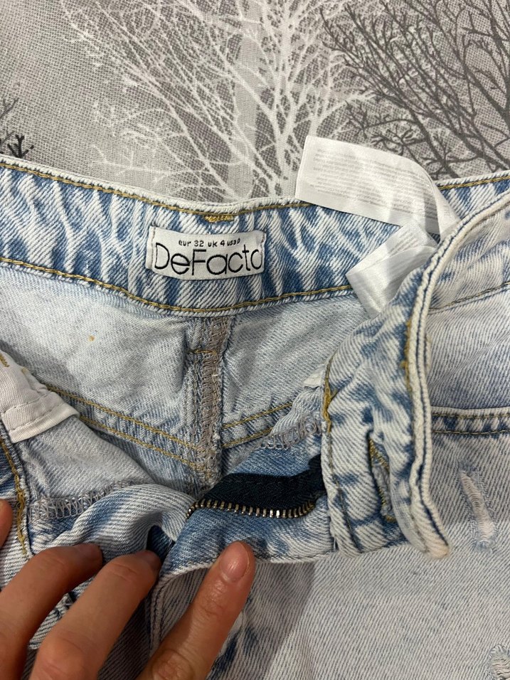 Düğmeli Gri Mavi Mini Denim Şort - Görsel 2