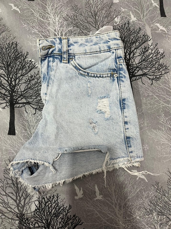 Düğmeli Bağlama Desenli Mini Denim Şort - Görsel 5