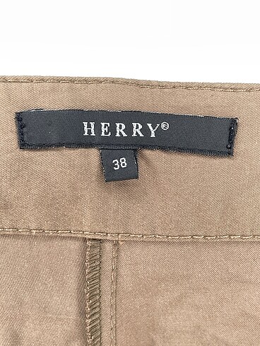 38 Beden çeşitli Renk Carolina Herrera Bermuda / Kapri %70 İndirimli.