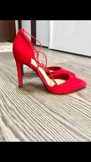 37 Beden kırmızı Renk Bershka Ayakkabı