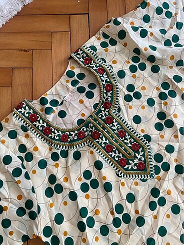 Hint elbisesi - Görsel 3