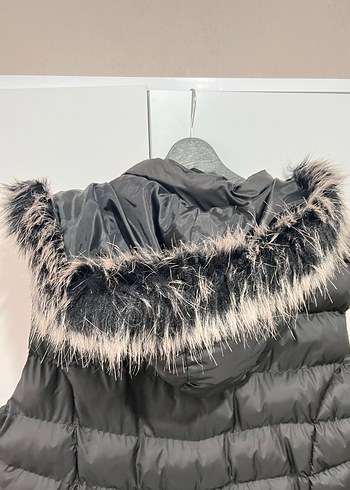 Siyah Kapüşonlu Kadın Şişme Yelek Mont - Görsel 3