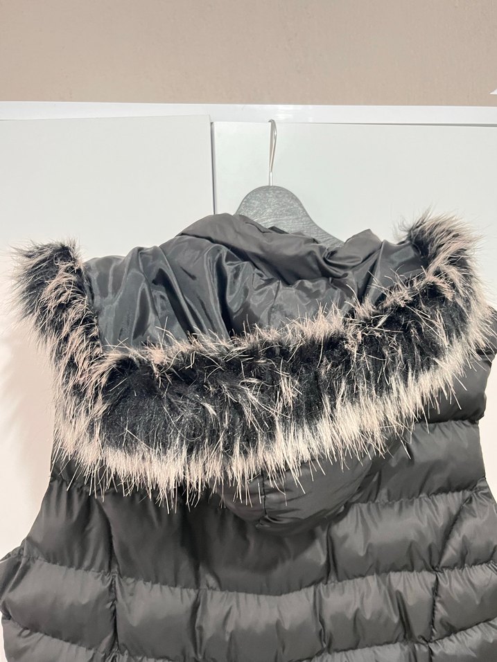 Siyah Kapüşonlu Kadın Şişme Yelek Mont - Görsel 3