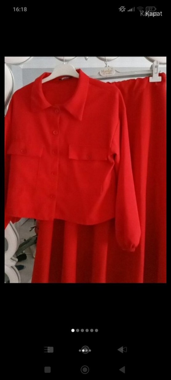 Kısa Parlak Kırmızı Kadın Takım Elbise - Görsel 2