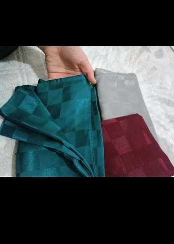 Gri Kadın Fermuarlı Modern Saten Şal - Görsel 2