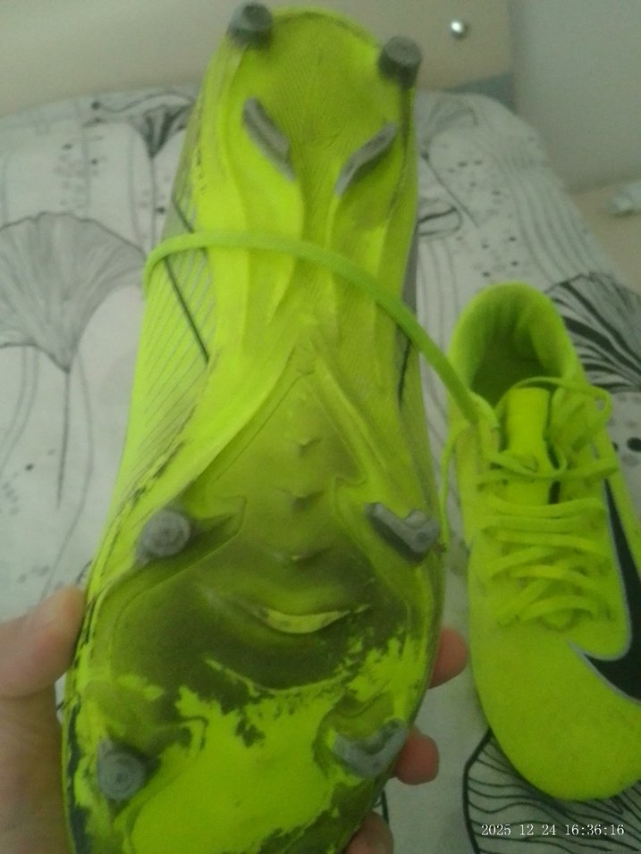 Nike orjinal yeşil krampon spor ayakkabi - Görsel 2