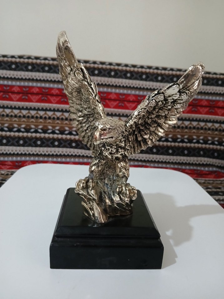 Koyu Altın Renkli Kartal Figürin - Görsel 4