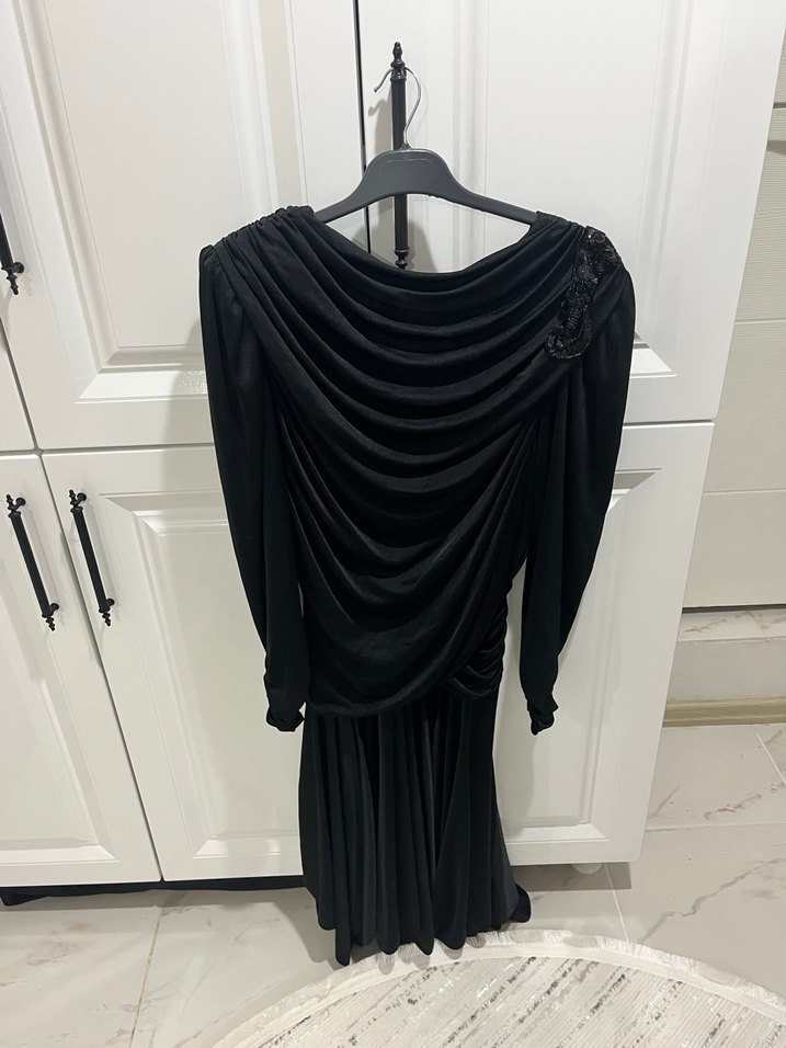 Vintage 
Siyah Uzun Kollu Drapeli Gotik Abiye Elbise - Görsel 3