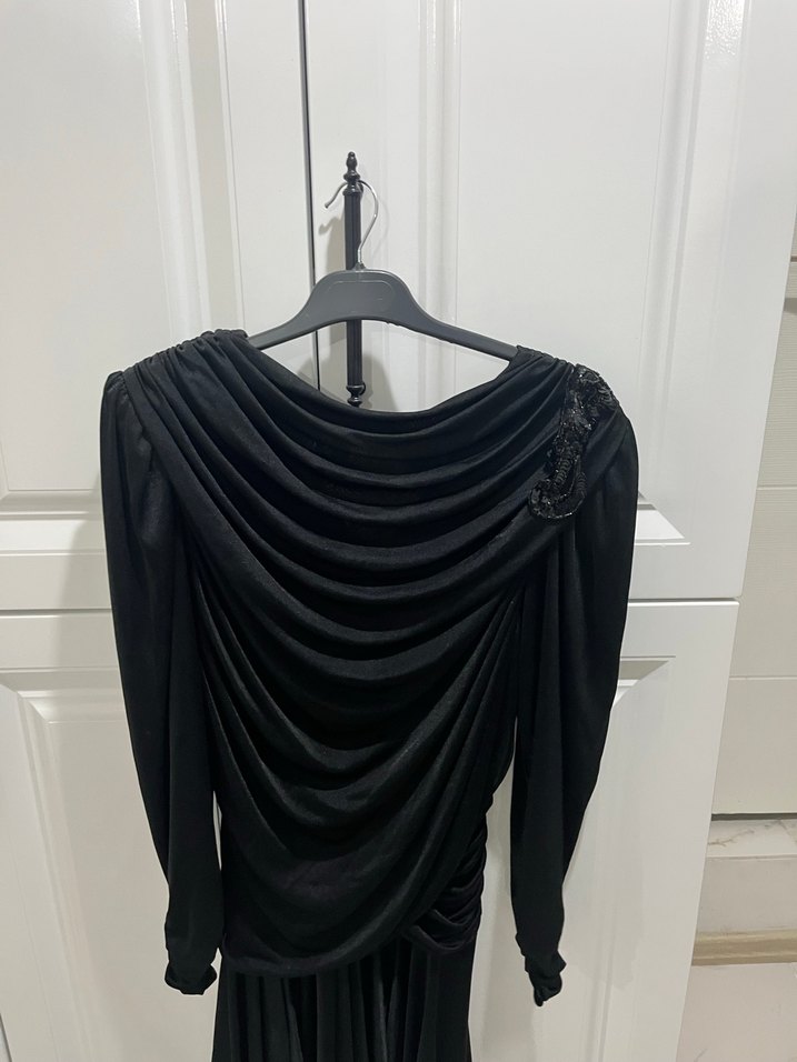 Vintage 
Siyah Uzun Kollu Drapeli Gotik Abiye Elbise - Görsel 4