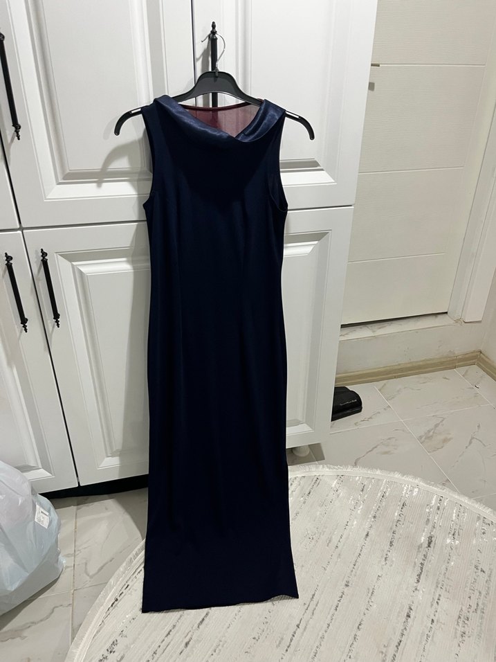 Siyah Uzun V Yaka Drapeli Kadın Elbise - Görsel 2