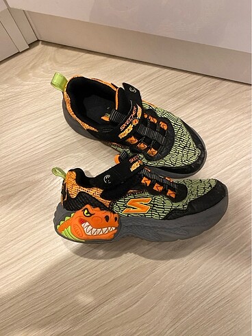Skechers