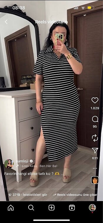 Yırtmaçlı çizgili midi boy elbise