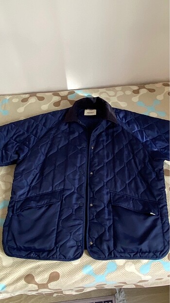Pull and Bear Kapitone mont