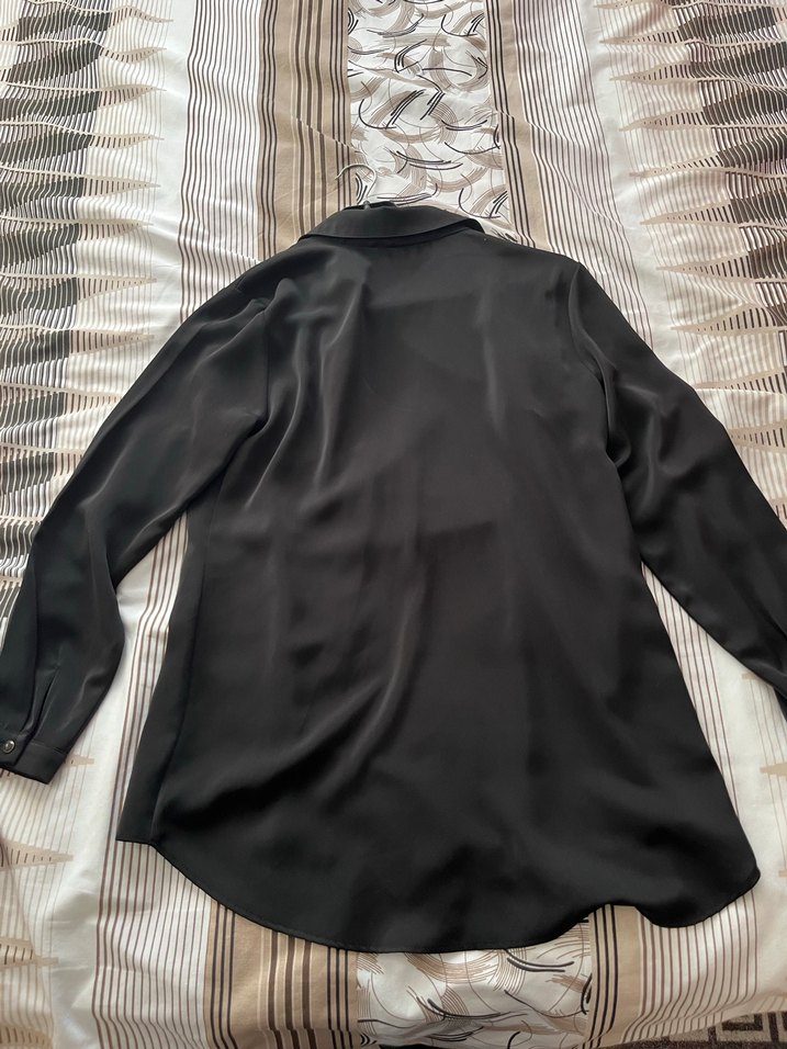 Siyah Düğmeli Uzun Kollu Kadın Gömlek - Görsel 2