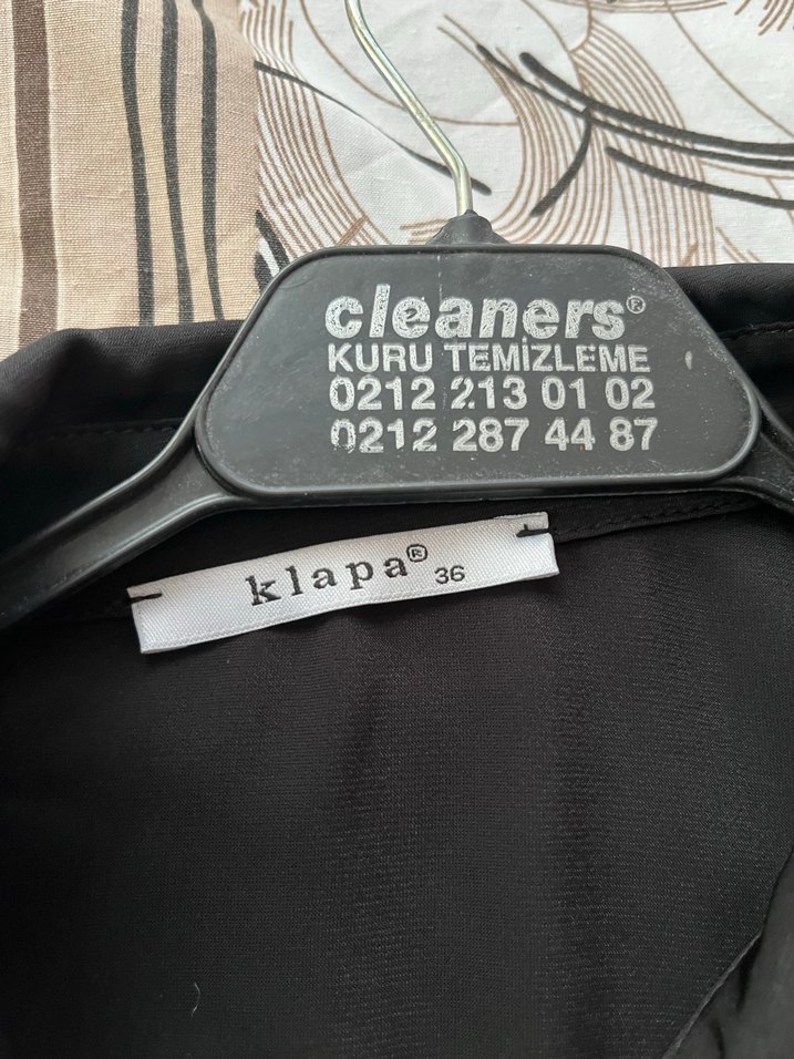 Siyah Düğmeli Uzun Kollu Kadın Gömlek - Görsel 4