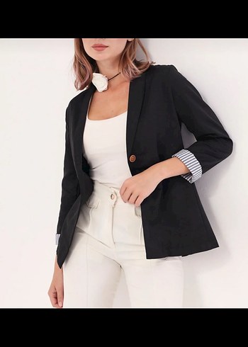 Trendyol & Milla Siyah Düğmeli Midi Blazer