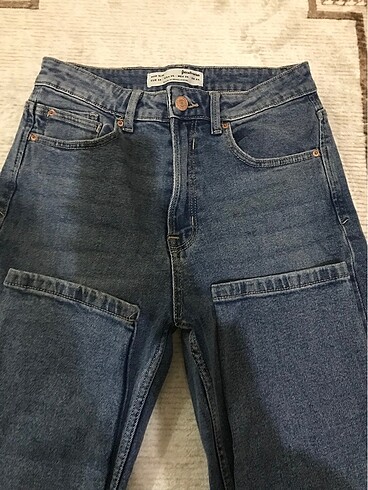 Stradivarius Mom Slim Jeans
