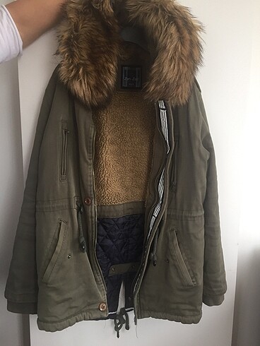 Diğer Kürklü Mont
