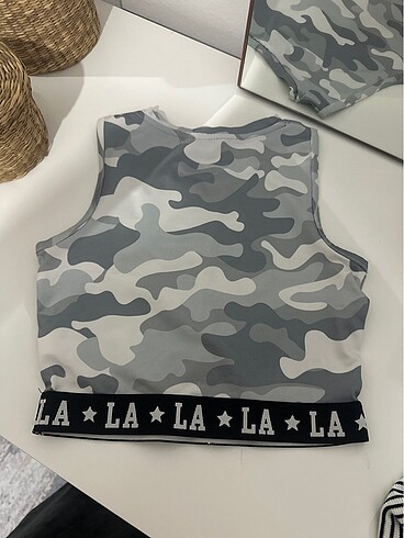 10 Yaş Beden Crop bluz