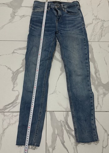 Jean 24 beden ama 10 yaşa uygun