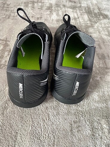 37 Beden Nike Mercurial 37,5 Halısaha Ayakkabısı