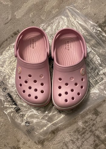 Crocs Çocuk Pembe Düğmeli Terlik