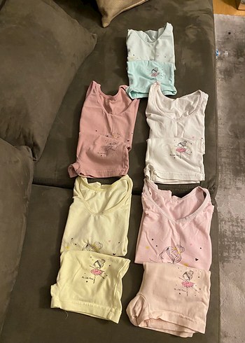 4 Yaş Beden Nakışlı Pastel Renkli Kız Çocuk Atlet Şort Takımı