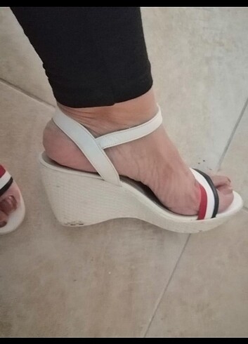 Tommy Hilfiger Dolgu topuk bantlı kadın sandalet