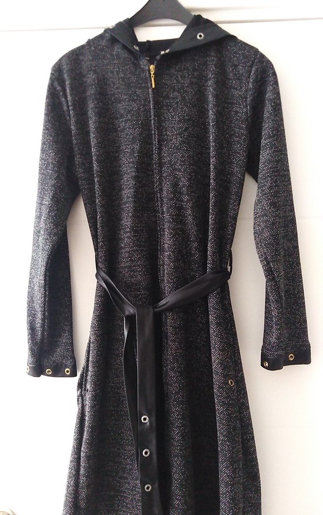 Düğmeli Siyah Uzun Mevsimlik Kap - Görsel 2