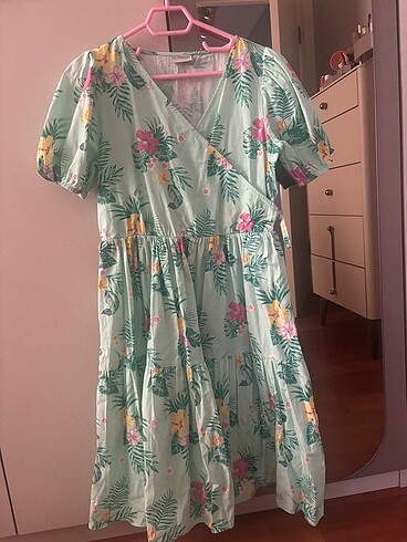 LC Waikiki Çiçekli kız çocuk elbise