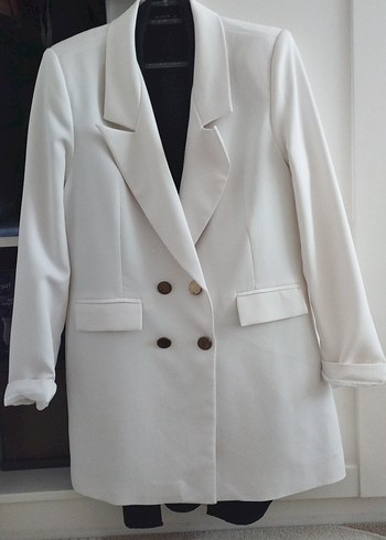 Düğmeli Beyaz Midi Kadın Blazer Ceket
