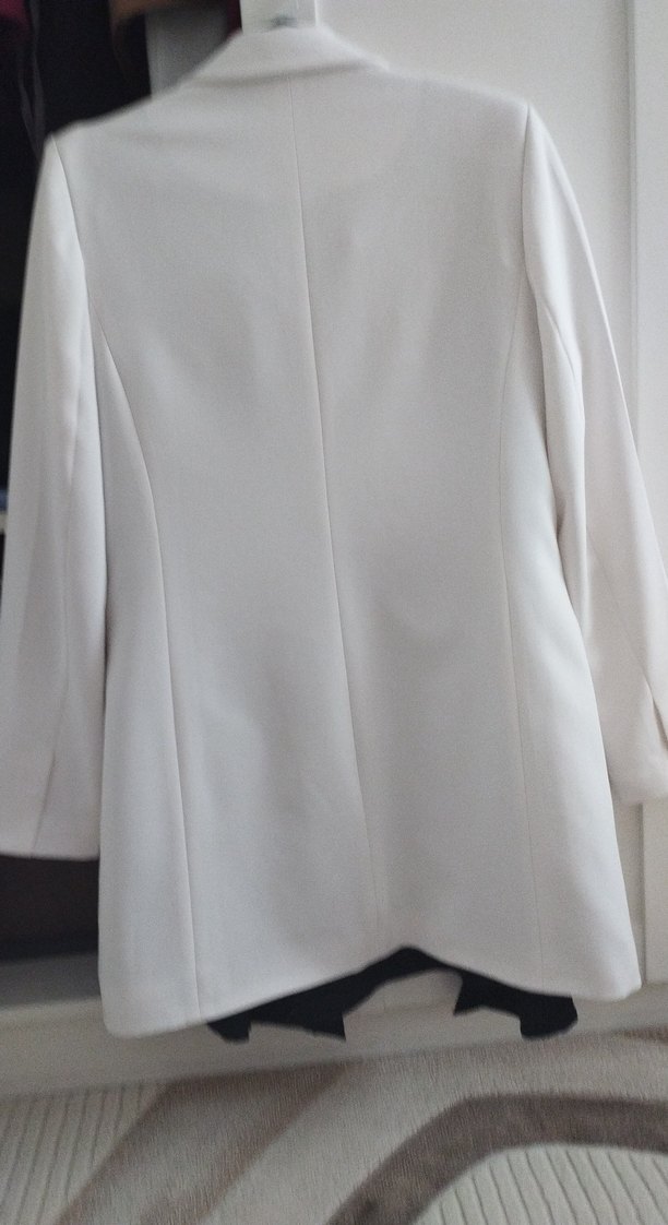Düğmeli Beyaz Midi Kadın Blazer Ceket - Görsel 3