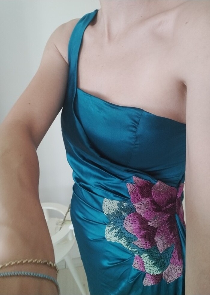 Mango saten tek kol saten uzun elbise - Görsel 3