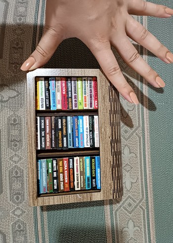 Beden Renkli Ahşap Kitap Görünümlü Kutu Biblo