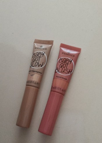Essence Baby Got Blush Sıvı Allık ve highlighter