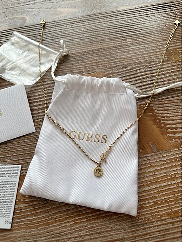 Guess Guess kadın kolye