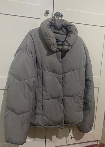 Pull and Bear Düğmeli Gri Kadın Kışlık Mont