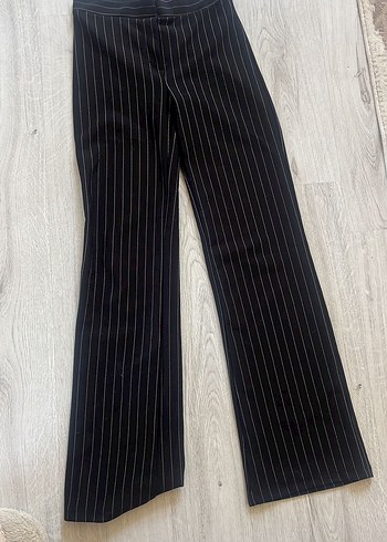 Diğer Siyah Çizgili Pilili Midi Kumaş Pantolon